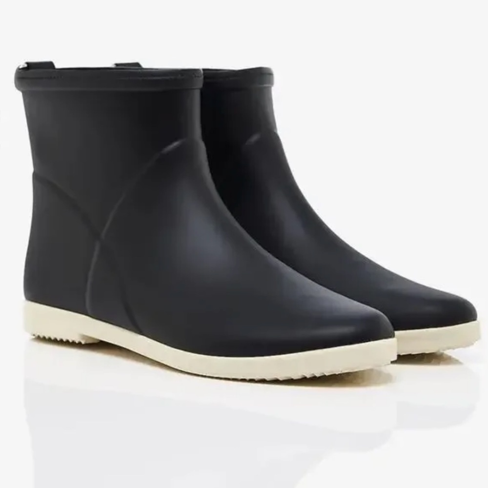 Alice + Whittles' Minimalist Black and White Ankle Rain Boots Size  10